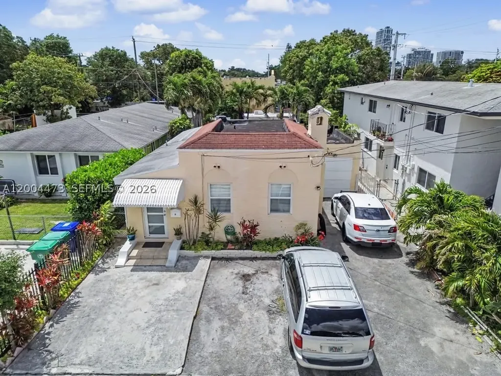 3554 SW 26th Street Miami FL 33133