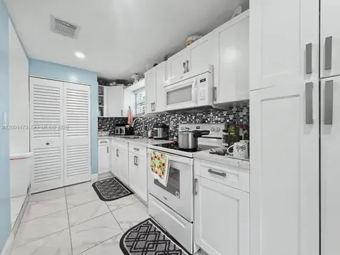 3554 SW 26th Street Miami FL 33133