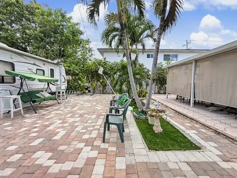 3554 SW 26th Street Miami FL 33133