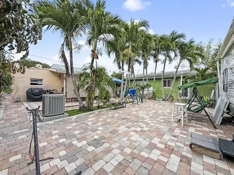 3554 SW 26th Street Miami FL 33133
