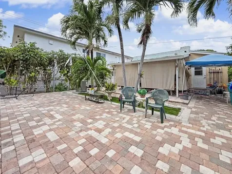 3554 SW 26th Street Miami FL 33133