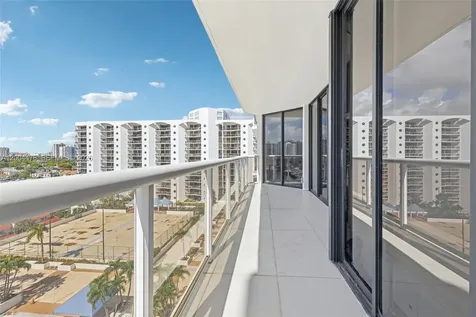 3640 Yacht Club Drive Aventura FL 33180