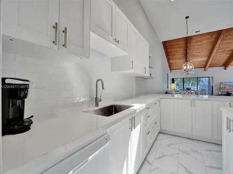 2667 S Parkview Drive Hallandale Beach FL 33009