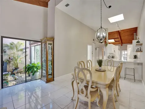 2667 S Parkview Drive Hallandale Beach FL 33009