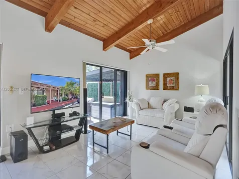 2667 S Parkview Drive Hallandale Beach FL 33009