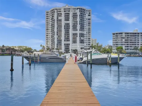 2667 S Parkview Drive Hallandale Beach FL 33009