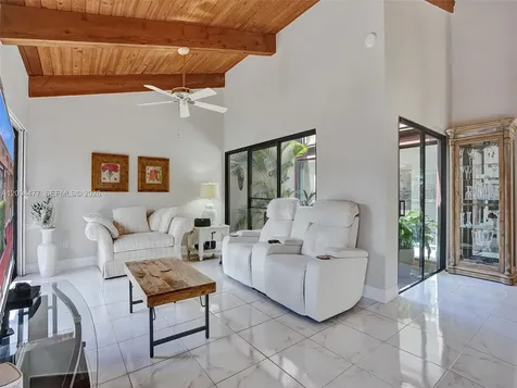 2667 S Parkview Drive Hallandale Beach FL 33009