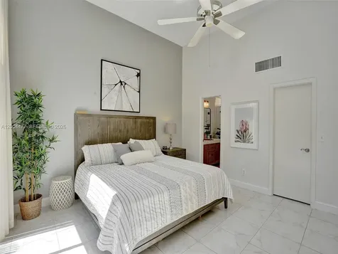 2667 S Parkview Drive Hallandale Beach FL 33009