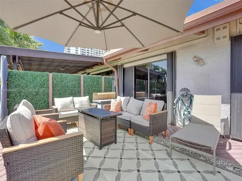 2667 S Parkview Drive Hallandale Beach FL 33009