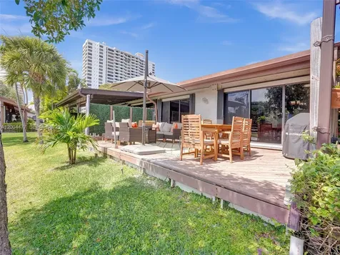 2667 S Parkview Drive Hallandale Beach FL 33009