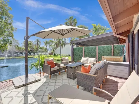 2667 S Parkview Drive Hallandale Beach FL 33009