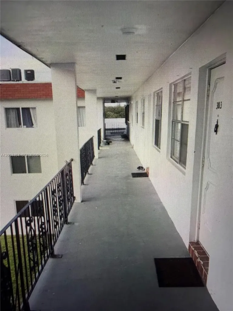 2415 Lincoln Street Hollywood FL 33020