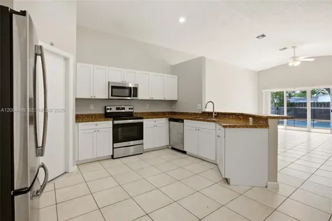 1414 E Harmony Lake Circle Davie FL 33324
