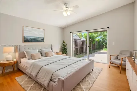 1414 E Harmony Lake Circle Davie FL 33324