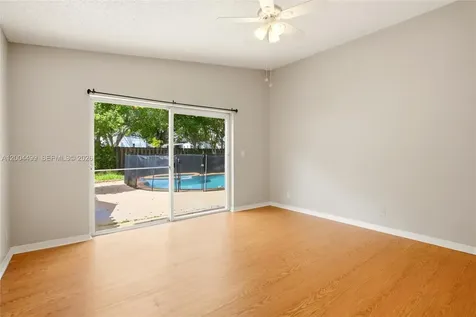 1414 E Harmony Lake Circle Davie FL 33324