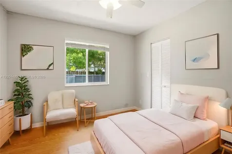 1414 E Harmony Lake Circle Davie FL 33324