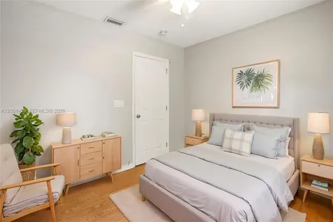 1414 E Harmony Lake Circle Davie FL 33324