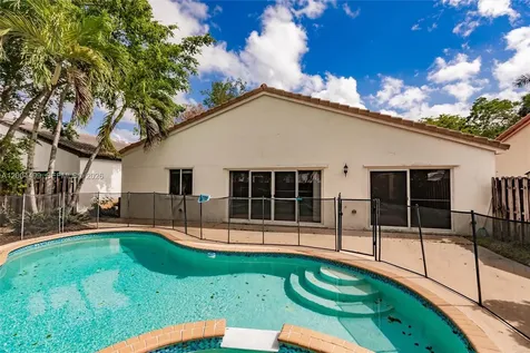 1414 E Harmony Lake Circle Davie FL 33324