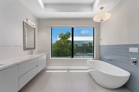 104 NE 16th Terrace Fort Lauderdale FL 33301