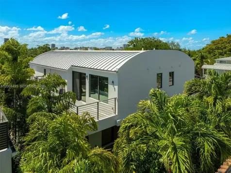 104 NE 16th Terrace Fort Lauderdale FL 33301