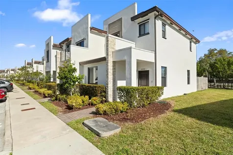 20655 NE 7th Place Miami FL 33179