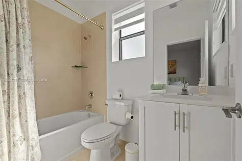 20655 NE 7th Place Miami FL 33179