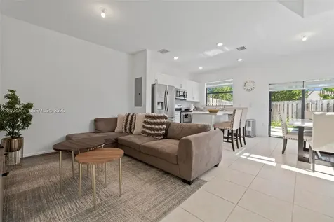 20655 NE 7th Place Miami FL 33179