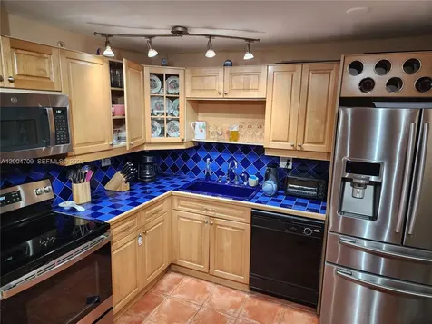 3161 S Ocean Drive Hallandale Beach FL 33009
