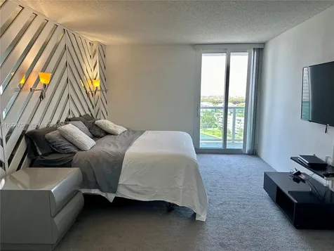 100 Bayview Drive Sunny Isles Beach FL 33160