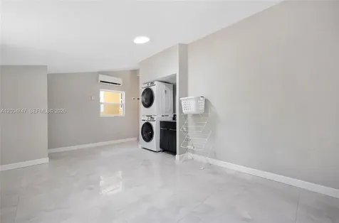 1050 Harrison Street Hollywood FL 33019