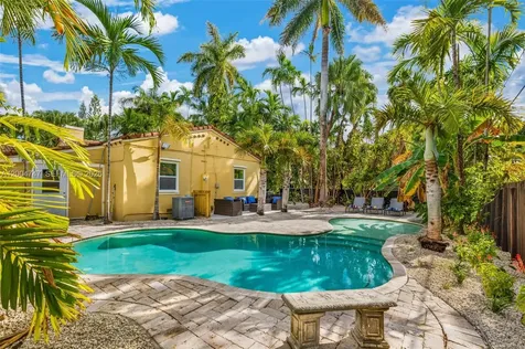 1050 Harrison Street Hollywood FL 33019