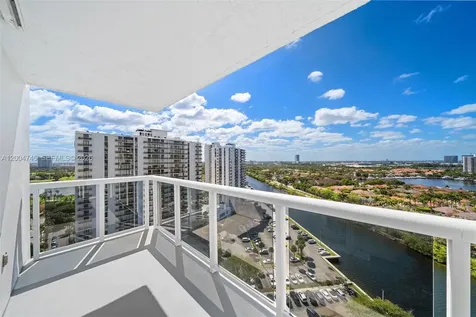 20505 E Country Club Drive Aventura FL 33180