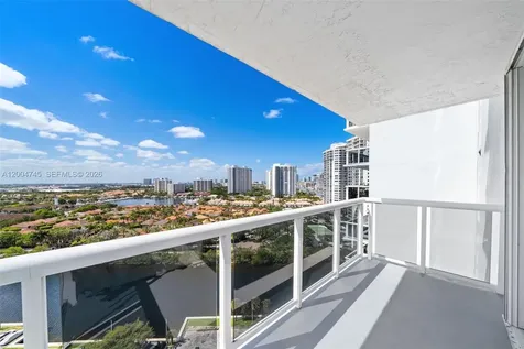 20505 E Country Club Drive Aventura FL 33180