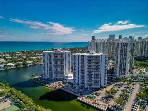 20505 E Country Club Drive Aventura FL 33180