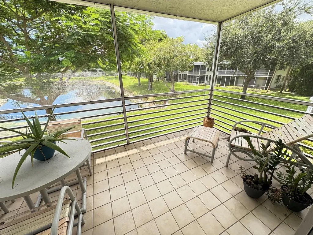 4280 Oaks Terrace Pompano Beach FL 33069