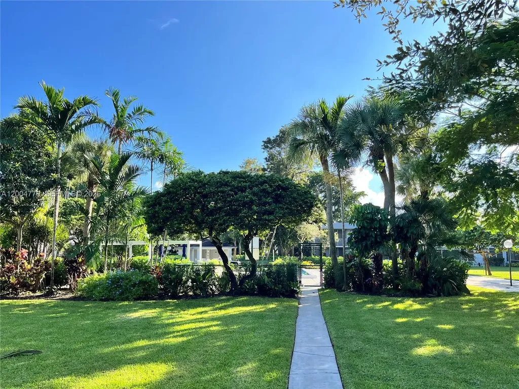 4280 Oaks Terrace Pompano Beach FL 33069
