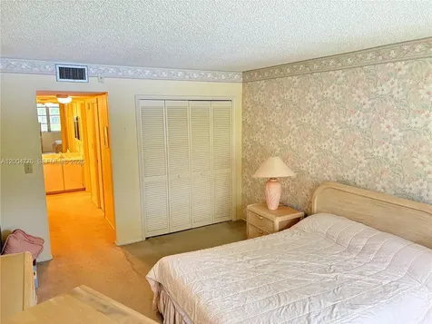 4280 Oaks Terrace Pompano Beach FL 33069