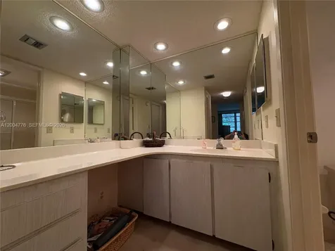 4280 Oaks Terrace Pompano Beach FL 33069