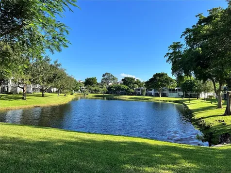 4280 Oaks Terrace Pompano Beach FL 33069