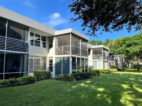 4280 Oaks Terrace Pompano Beach FL 33069