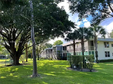 4280 Oaks Terrace Pompano Beach FL 33069