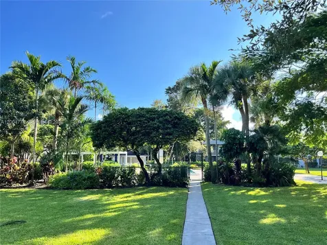 4280 Oaks Terrace Pompano Beach FL 33069
