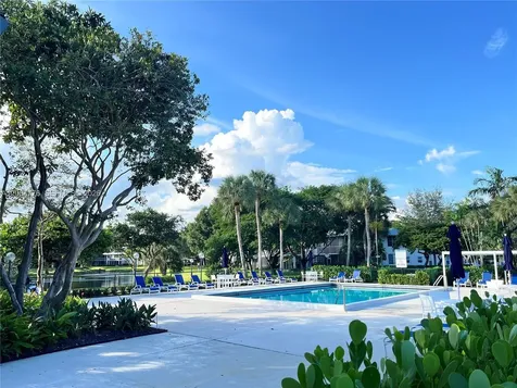 4280 Oaks Terrace Pompano Beach FL 33069