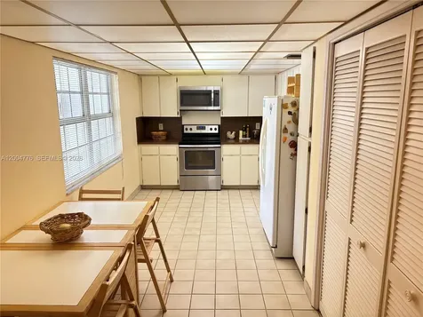 4280 Oaks Terrace Pompano Beach FL 33069