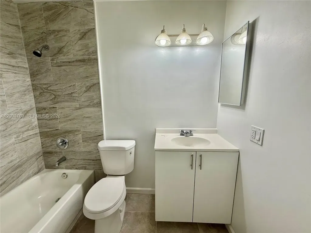 220 NE 41st Street Oakland Park FL 33334