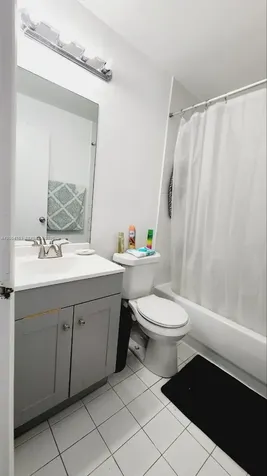 6960 NW 174th Terrace Hialeah FL 33015