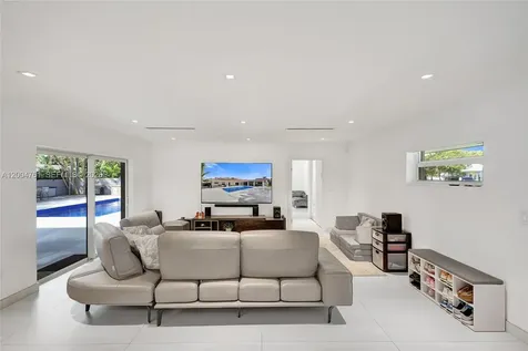 2126 NE 187th Street North Miami Beach FL 33179