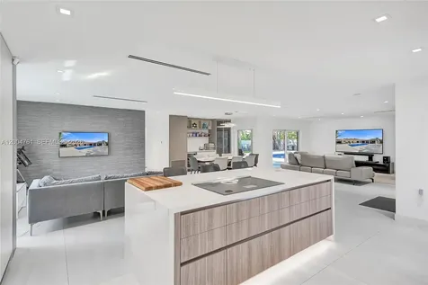 2126 NE 187th Street North Miami Beach FL 33179
