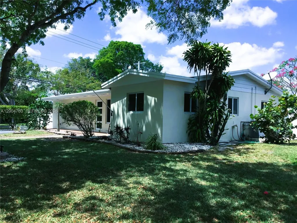 5881 SW 15th Street Plantation FL 33317