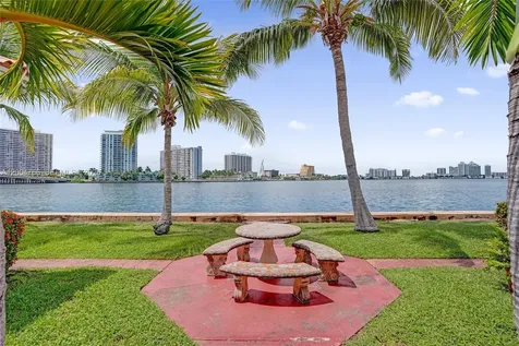 2160 Bay Drive Miami Beach FL 33141